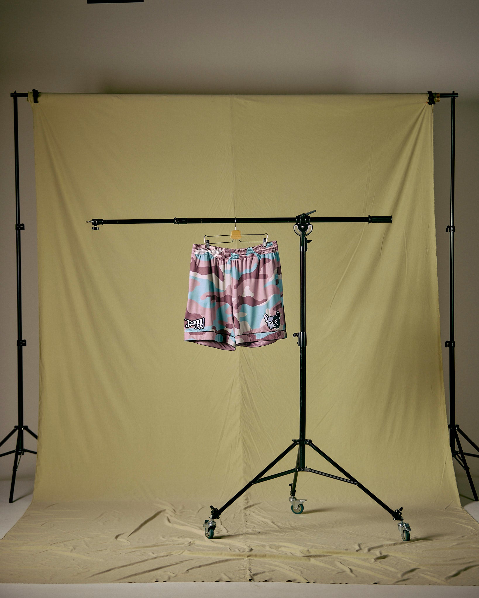 Short Basket Camou Rosa