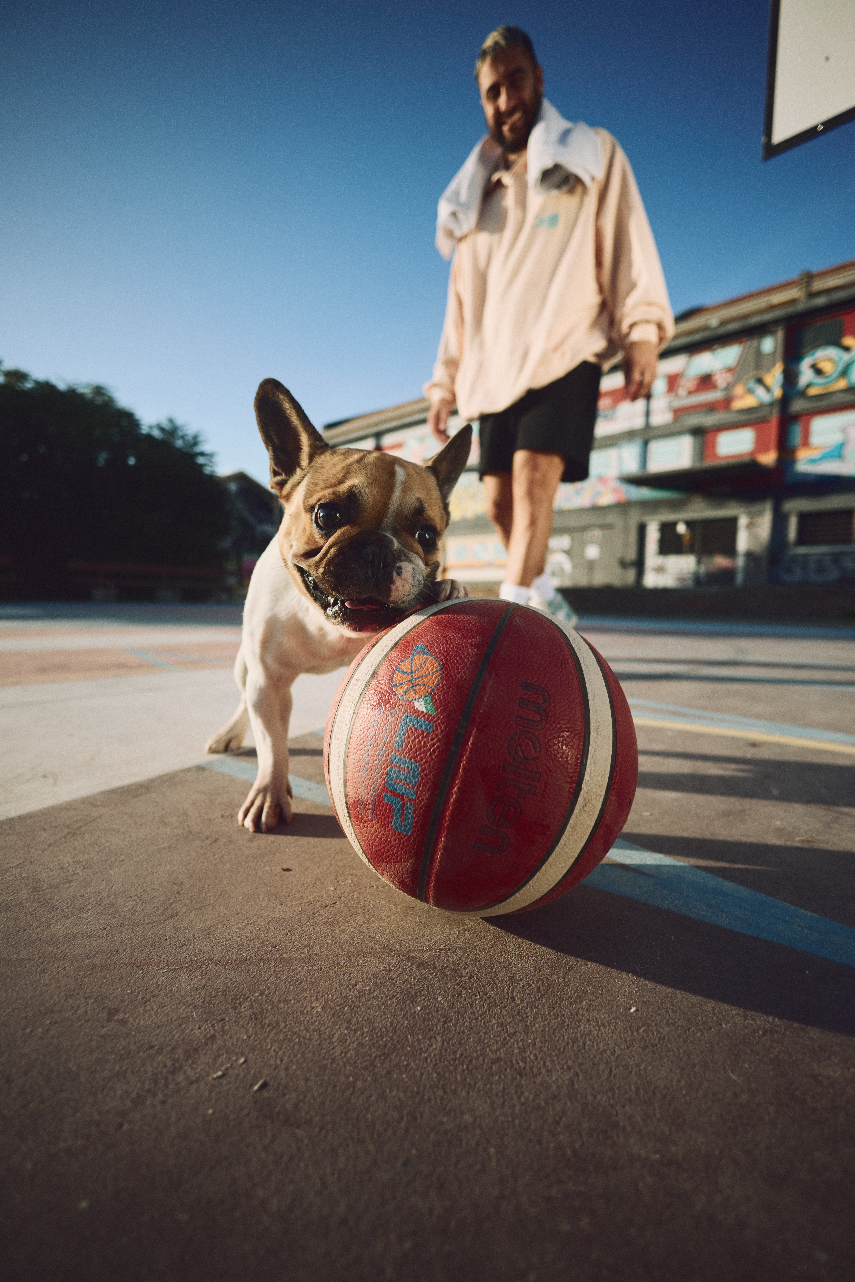 BackstageAI25-Verticale-Doggy.jpg